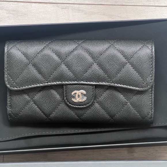 **SOLD**Chanel wallet - Picture 4 of 6